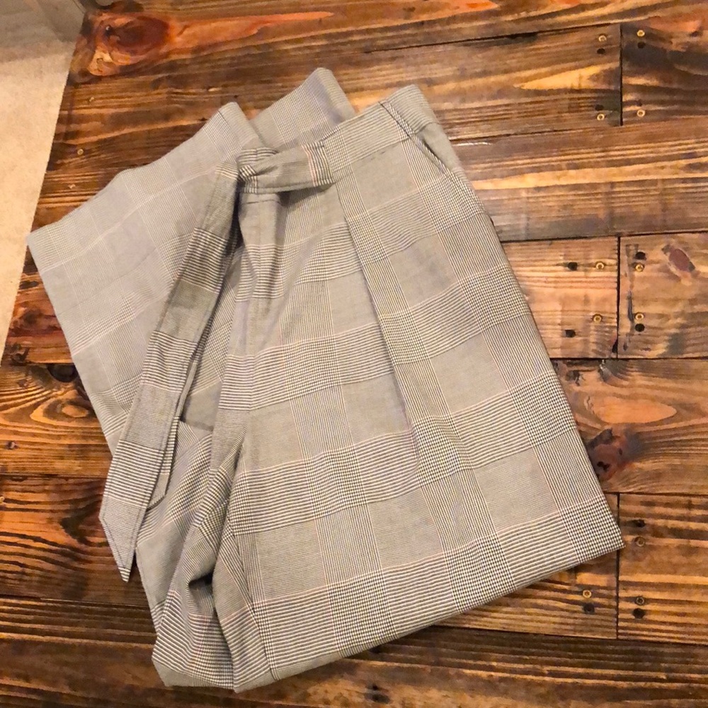 NWOT plaid tie front pants